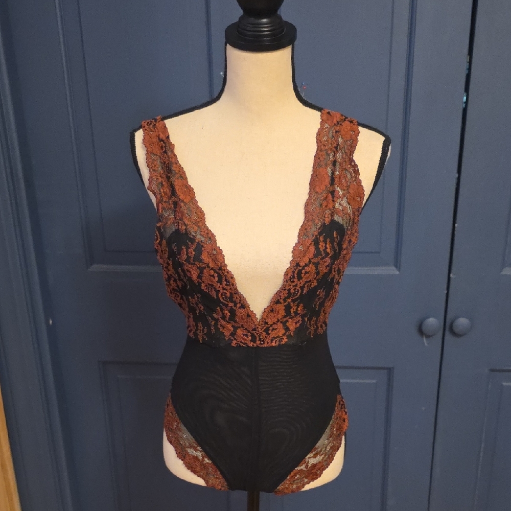 NWOT Free People Black Mesh Bodysuit w Antique Red Lace Overlay Sz X Small